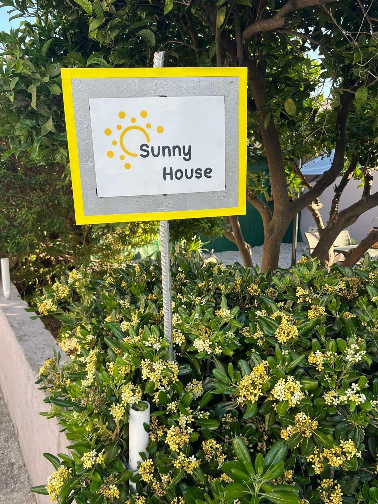 Sunny House * Kremastí